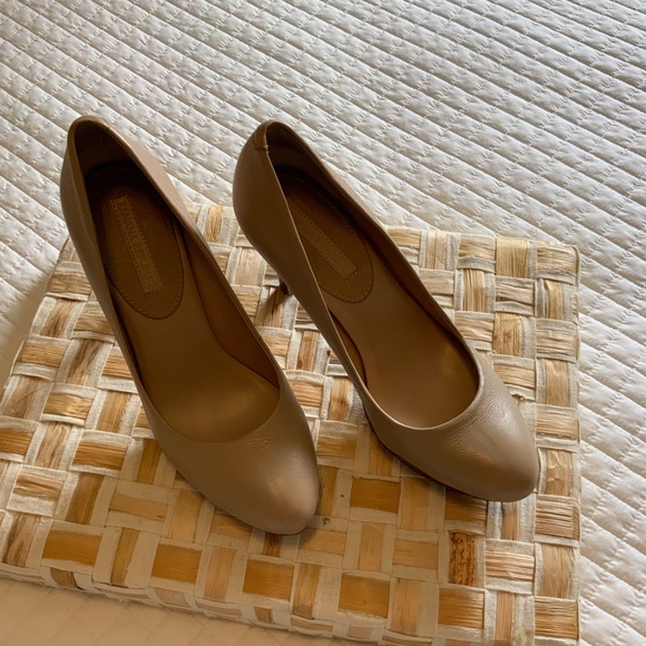 Banana Republic Kate Platform Pump - Picture 2 of 6